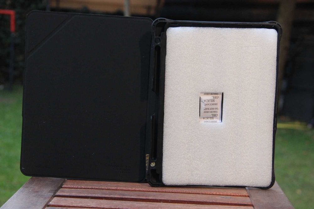 Husa, Tucano, pentru iPad 10.2/ iPad Air 10.5", Silicon TPU, 180 x 20 x 260 mm (sigilat)