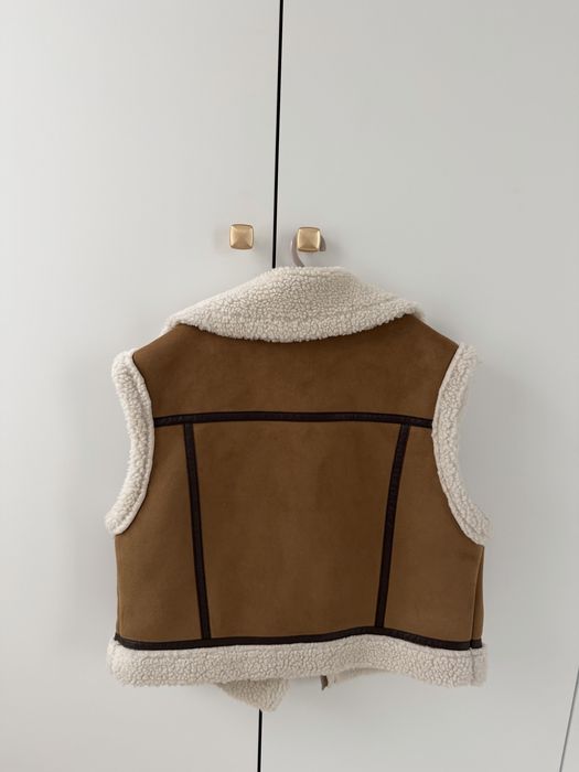 Елек в кафяво ZARA