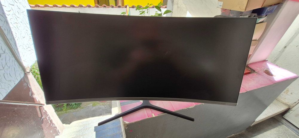 Monitor samsung 34 inch 144hz 4K ultrawide