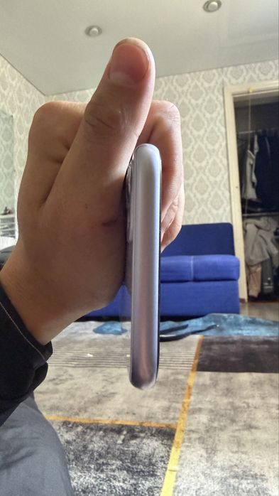 Айфон 11 продам срочно торг