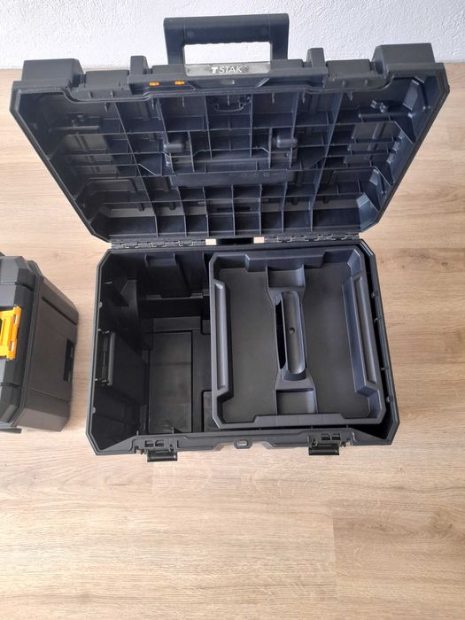 Dewalt куфар за инструменти