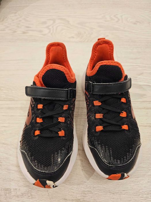 Pantofi sport copii ON – originali, ușori și comozi