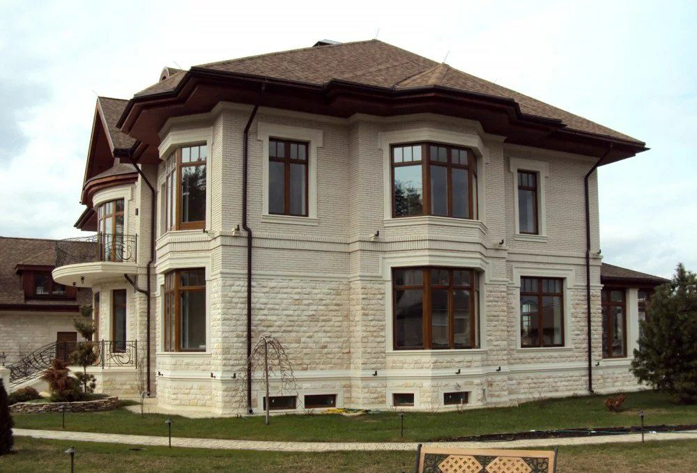 гранит мрамор корка и натуральный травертин установка делаем на  цокол