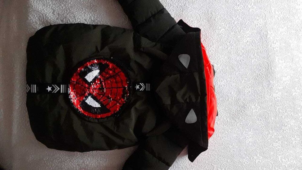 Продаю куртку детскую для мальчика 4-5лет в хорошем состоянии.