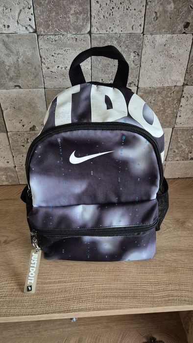 Дамска раница NIKE