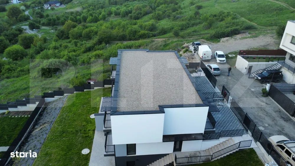 Duplex de vanzare, 5 camere, 146 mp, zona Dezmir
