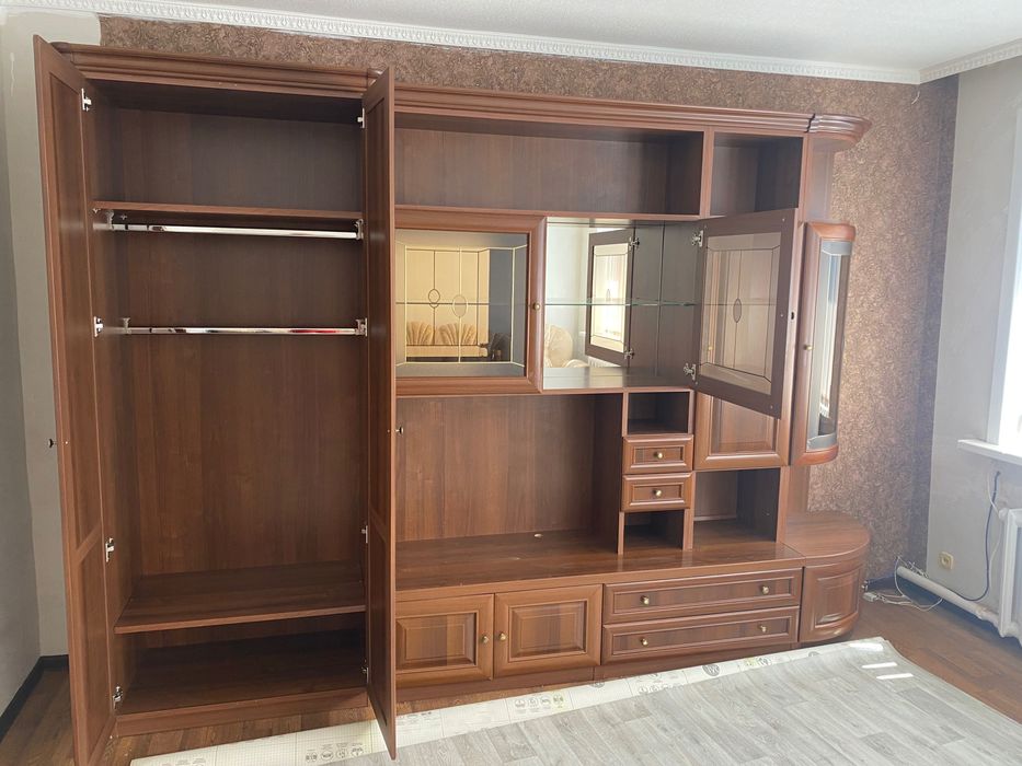 Продам Шкаф в гостиную
