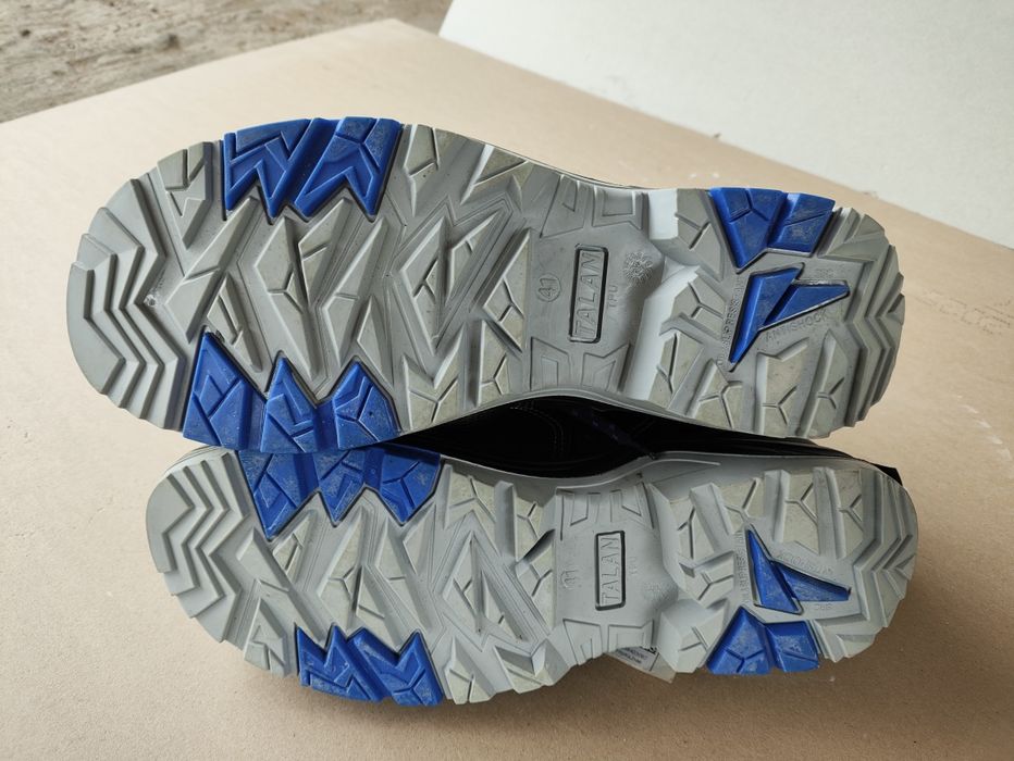 Спец обувь     .