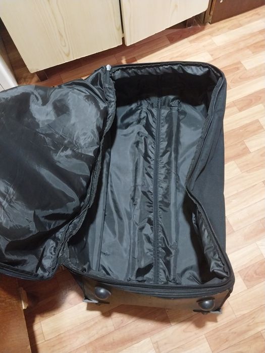 Продаю сумку-чемодан  б/у в хорошем состоянии