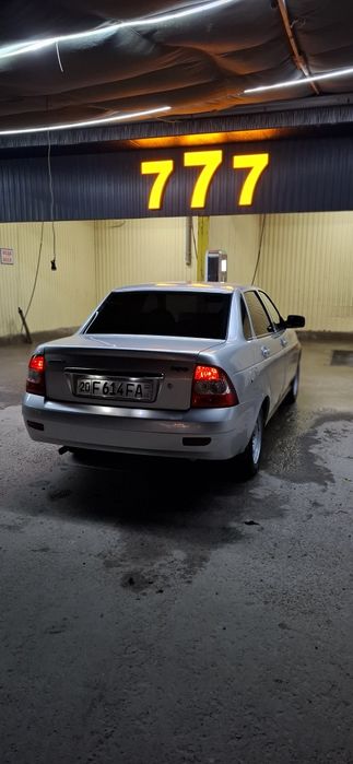 Lada priora 2008