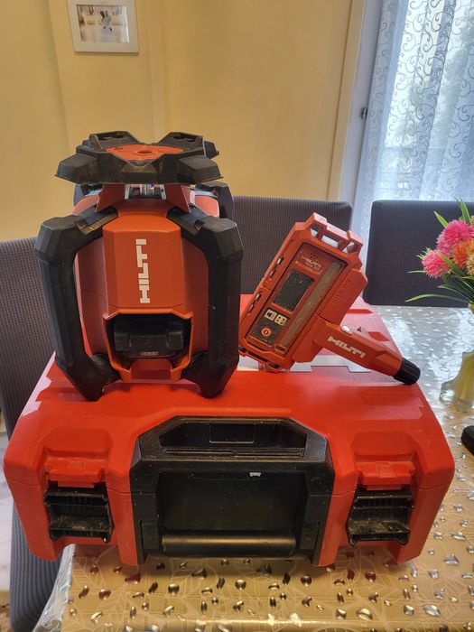 Hilti PR40 22 Laser rotativ in stare buna functioneaza corect