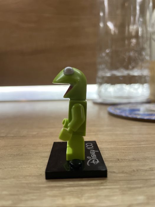 LEGO minifigure: Kermit the frog