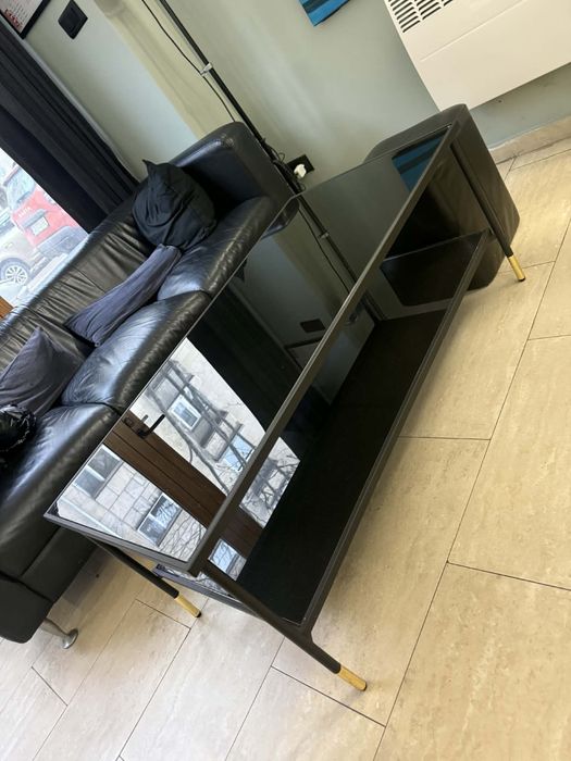 Продавам холна маса