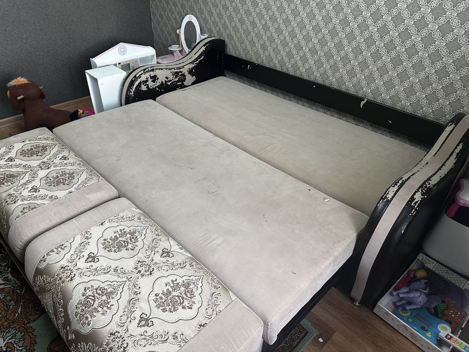 Продам диван раздвижной