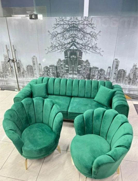 Продаются диван и два кресла