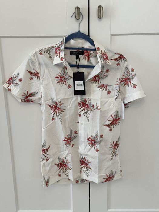 Camasa cu maneca scurta, motiv floral