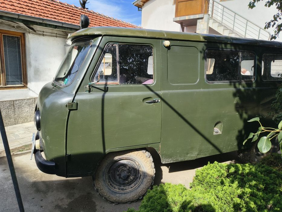 Продавам Уаз 452