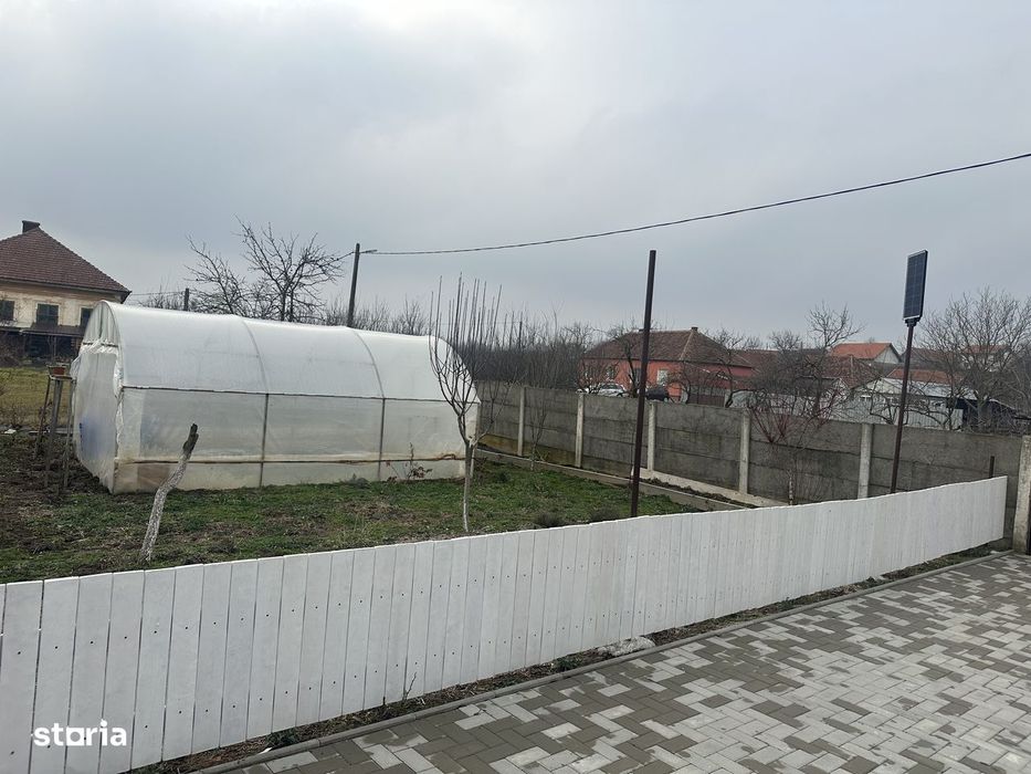 Casă modernă complet utilată și mobilată – anexe și teren !