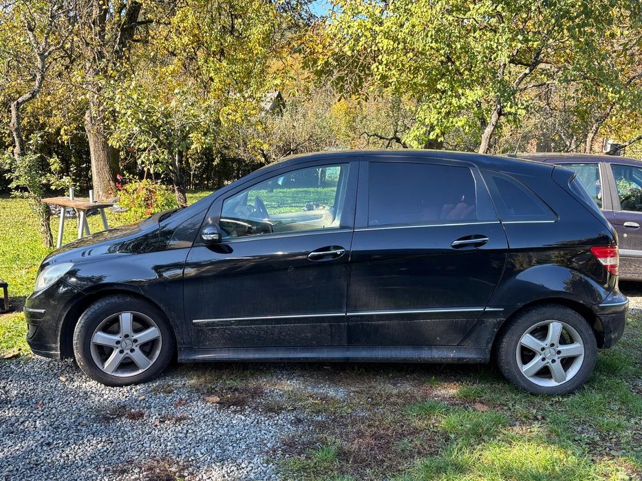 Dezmembrez mercedes b class w245  2.0tdi