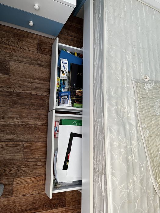 Детская кровать с тумбочкой