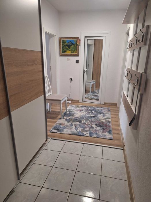 Продава се Тристаен апартамент в Смолян, Нов център - 73 кв.м за 1922 €/кв.м - Снимка #1