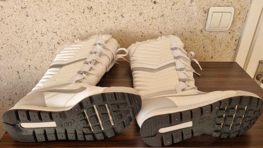 Дамски зимни ботуши Nike