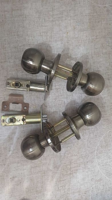 Дверные ручки 1500 тенге