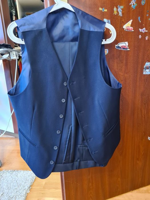 Costum bleumarin barbati