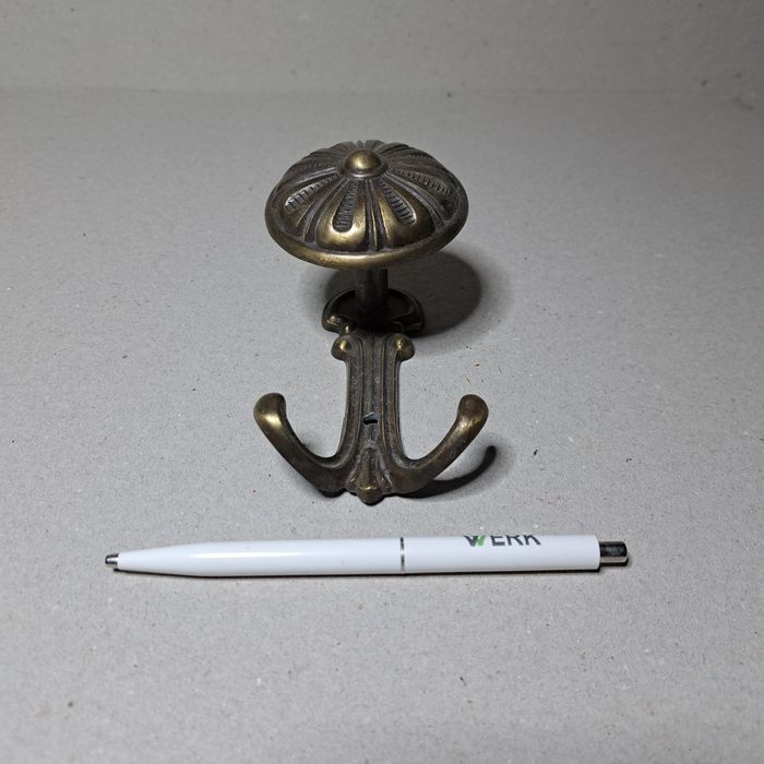 Obiecte din alamă și bronz