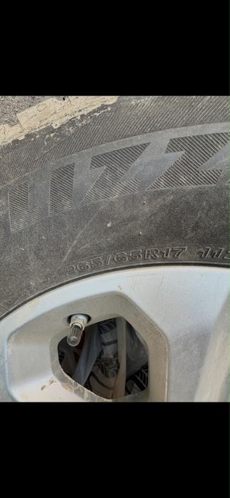 Шины 17 оригинал от Toyota 4Runner