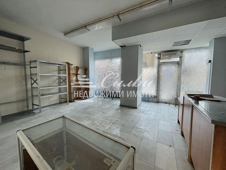Дава се под наем Магазин в Шумен, Център - 73 кв.м за 255 € - Снимка #1