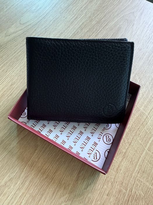 Мъжки кожен портфейл