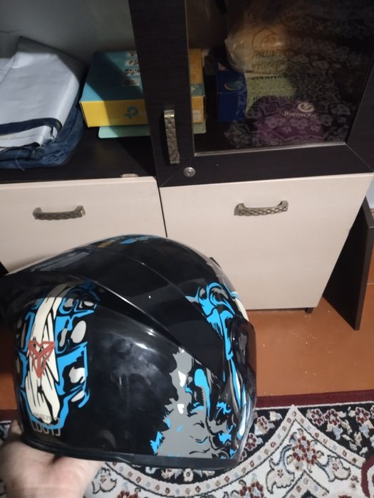 Мототшлем сатылады