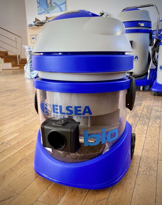 Aspirator Profesional Praf - Lichide 1200 W cu Filtraj prin Apa