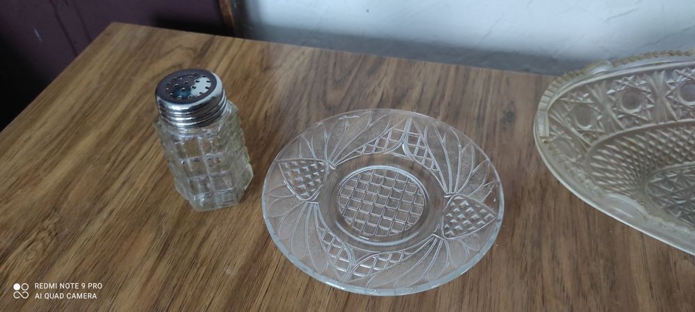 Солонки и бутылка времён СССР