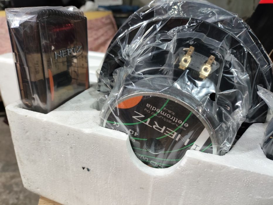 Динамики автомобильные Hertz