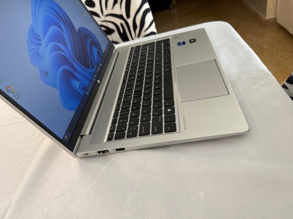 Laptop HP ,i7 generatia 12,placa video dedicata