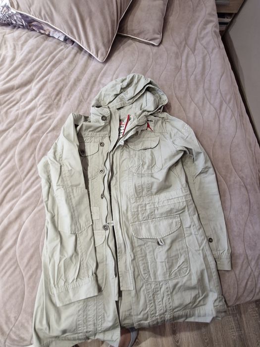 Спортен модел дамски тренчкот