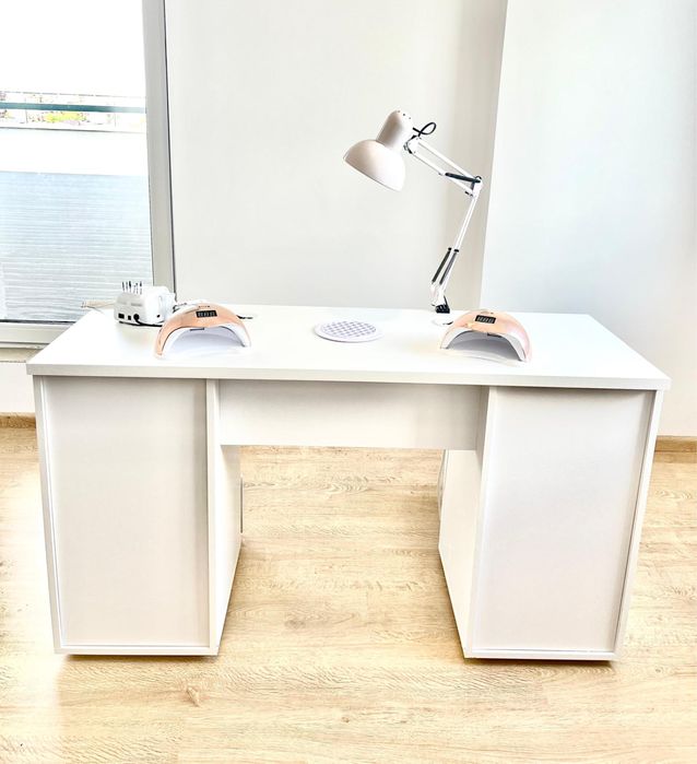 Masa noua de manichiura cu aspirator incorporat!!!