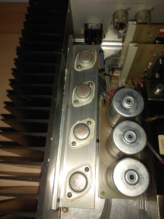 Стерео усилвател Dateq SPA-300