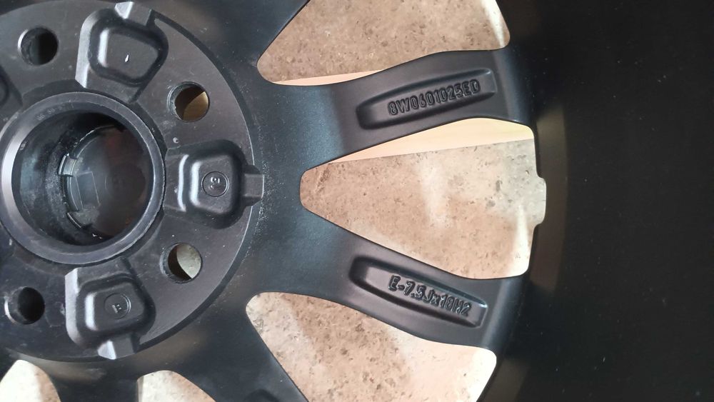 Оригинални джанти на AUDI R18 5x112 ET39 7.5J