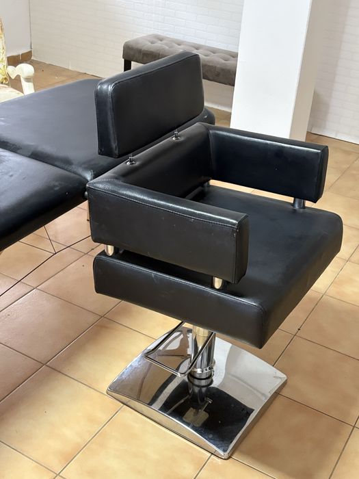Scaun frizerie coafor in conditie buna