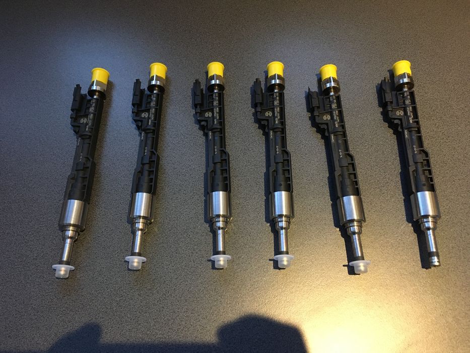 Injectoare BMW originale 13647639994