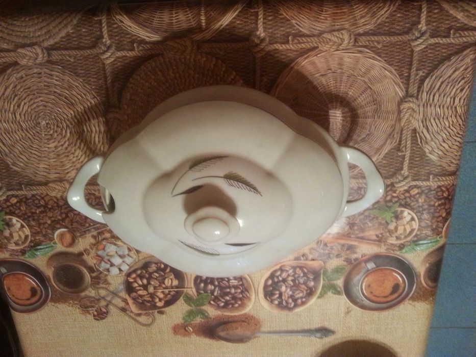 порцеланов супник-30лв