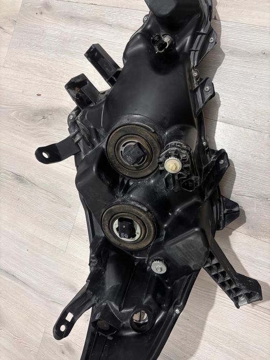 Фара на прадо 150