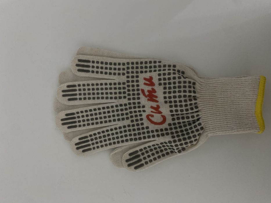 Продается головные уборы , перчатки для стройки