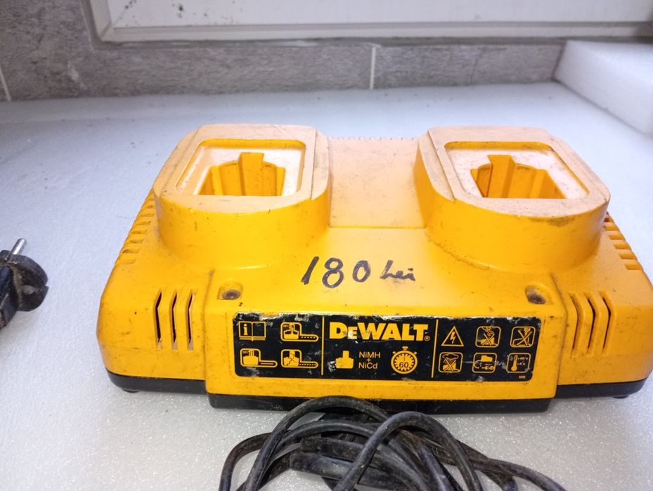Încărcător dewalt 18v dublu