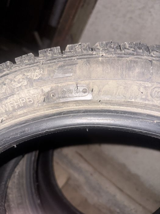 Продам зимние покрышки R18