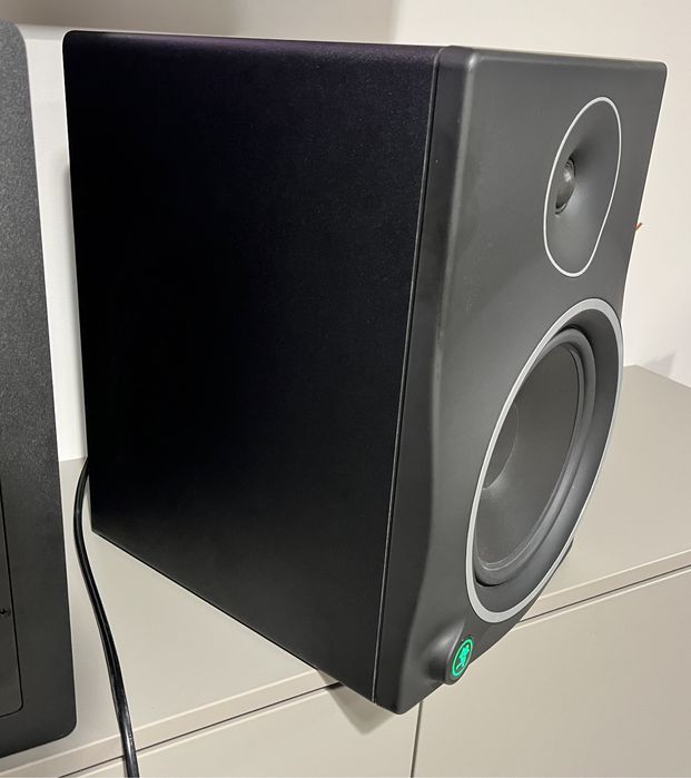 Monitoare de studio Mackie MR8 Mk3