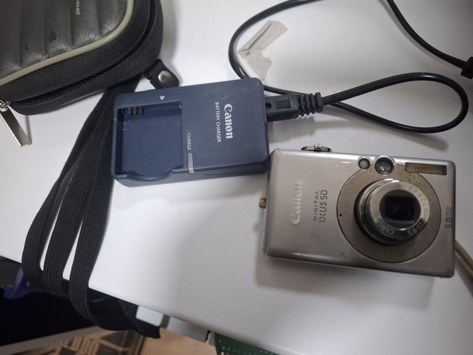 Фотоаппарат Canon IXUS 50.
